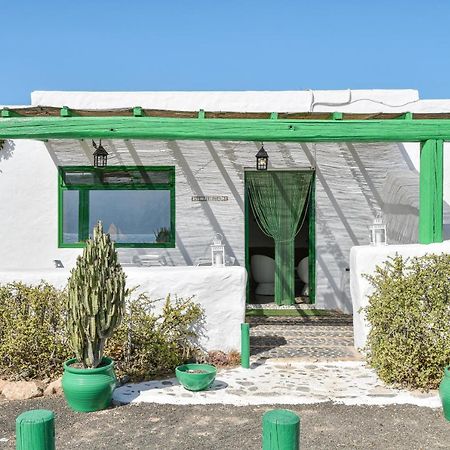 Villa Flores Pedro Barba Exterior photo